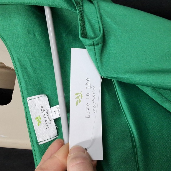 Green Square Neck Crop Top - Picture 3 of 6